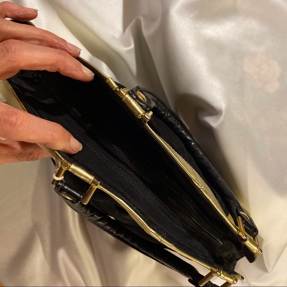 *SOLD* Gold and Black Vintage 80s Leather Large Suede Handbag Purse - Picture 4 of 8
